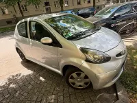 Gebraucht Toyota Aygo 72 PS (52 kW) 2008 Silber Kleinwagen