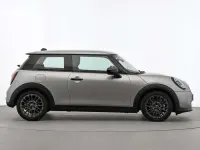 Używany Mini Cooper Classic 156 KM (114 kW) 2024 Szary Hatchback
