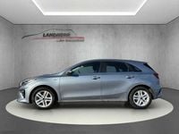 Usado Kia Ceed Vision 199 HP (146 kW) 2019 Prateado Citadino