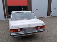 Gebraucht Mercedes 240 72 PS (52 kW) 1984 Weiß Limousine