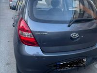 Gebraucht Hyundai i20 Classic 86 PS (63 kW) 2012 Grau Kleinwagen