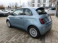 Gebraucht Fiat 500e Action 69 kW (95 PS) 2022 Glacier blau/blau (metallic) Kleinwagen