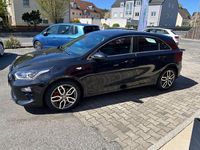 Usado Kia Ceed Vision 140 CV (102 kW) 2019 Negro Utilitario