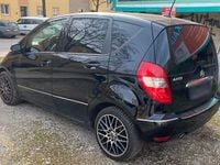 Gebraucht Mercedes A200 Elegance 136 PS (100 kW) 2011 Schwarz Van / Kleinbus