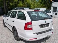 Używany Skoda Octavia 105 KM (77 kW) 2012 Biały Sedan/Limuzyna