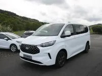 Gebraucht Ford Tourneo Titanium 136 PS (100 kW) 2025 Frostweiß Van / Kleinbus