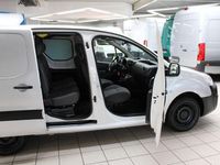 Gebraucht Peugeot Partner 99 PS (72 kW) 2016 Silber Van / Kleinbus