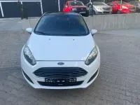 Gebraucht Ford Fiesta 60 PS (44 kW) 2015 Weiß Kleinwagen