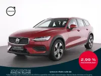 Gebraucht Volvo V60 CC Plus 197 PS (144 kW) 2024 Rot fusion red / metallic Kombi