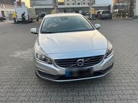 Gebraucht Volvo V60 190 PS (139 kW) 2015 Silber Kombi