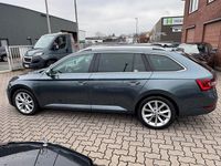 Gebraucht Skoda Superb Style 190 PS (139 kW) 2017 Grau Kombi