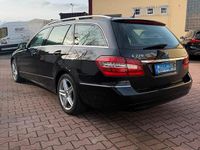 Gebraucht Mercedes E220 170 PS (125 kW) 2011 Schwarz Kombi