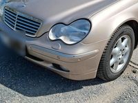 Gebraucht Mercedes C200 163 PS (119 kW) 2001 Gold Limousine