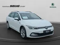 Gebraucht VW Golf VIII Style 150 PS (110 kW) 2022 Pure white Kombi
