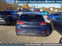 Gebraucht Hyundai i30 Intro Edition 120 PS (88 kW) 2021 Teal blue Limousine