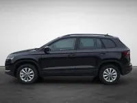Neu Skoda Karoq Selection 150 PS (110 kW) 2025 Schwarz (schwarzmagic perleffekt) SUV