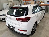Gebraucht Hyundai i30 Style 101 PS (74 kW) 2024 Weiß Limousine