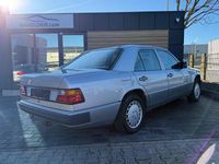 Gebraucht Mercedes E230 1991 Silber Limousine