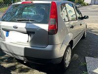 Gebraucht Ford Fiesta 60 PS (44 kW) 2003 Silber Kleinwagen
