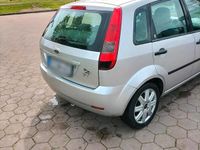 Gebraucht Ford Fiesta 80 PS (58 kW) 2003 Silber Kleinwagen
