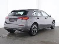 Gebraucht Mercedes A180 136 PS (100 kW) 2025 lack mountaingrau (metallic) Limousine
