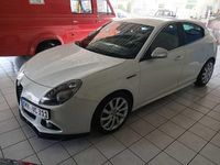Gebraucht Alfa Romeo Giulietta Turismo 120 PS (88 kW) 2015 Weiß Kleinwagen