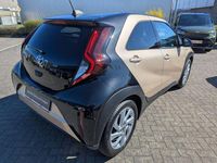 Gebraucht Toyota Aygo X Pulse 72 PS (52 kW) 2022 Ginger beige metallic/dach nig SUV