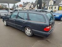 Gebraucht Mercedes E230 150 PS (110 kW) 1997 Blau Kombi