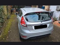 Gebraucht Ford Fiesta Ambiente 60 PS (44 kW) 2013 Grau Kleinwagen