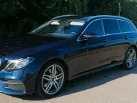 Gebraucht Mercedes E220 AMG 194 PS (142 kW) 2018 Blau Kombi