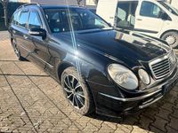 Gebraucht Mercedes E270 224 PS (164 kW) 2005 Schwarz Kombi