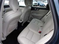 Gebraucht Volvo XC60 145 PS (106 kW) 2023 SUV