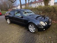 Gebraucht Mercedes E200 122 PS (89 kW) 2004 Blau Limousine