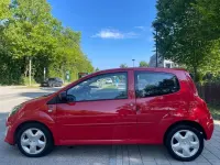 Gebraucht Renault Twingo 75 PS (55 kW) 2012 Rot Kleinwagen