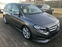 Gebraucht Mercedes B180 Urban 122 PS (89 kW) 2015 Grau Van / Kleinbus