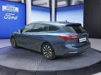 Gebraucht Ford Focus Titanium 125 PS (91 kW) 2024 Blau Kombi
