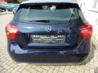 Gebraucht Mercedes A180 Urban 122 PS (89 kW) 2016 Blau Kleinwagen