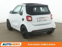 Gebraucht Smart ForTwo Cabrio Basis 90 PS (66 kW) 2019 Weiß Cabrio
