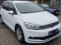 Gebraucht VW Touran 150 PS (110 kW) 2024 Weiß Van / Kleinbus