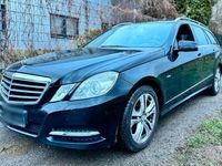 Gebraucht Mercedes E300 231 PS (169 kW) 2011 Schwarz Kombi
