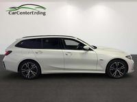 Gebraucht BMW 330e M Sport 292 PS (214 kW) 2022 Mineralweiss Kombi