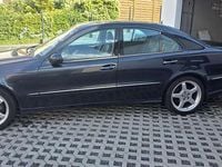 Gebraucht Mercedes E500 AMG line 306 PS (225 kW) 2002 Schwarz Limousine