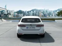 Gebraucht BMW 530e Sport Line 299 PS (219 kW) 2024 Alpinweiß uni Kombi