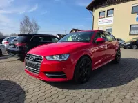 Gebraucht Audi A3 Attraction 110 PS (80 kW) 2015 Rot Limousine
