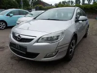 Gebraucht Opel Astra Selection 95 PS (69 kW) 2011 Argonsilber/sovereign/switchbl Kombi