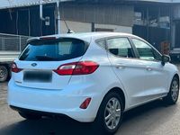 Gebraucht Ford Fiesta 75 PS (55 kW) 2021 Weiß Kleinwagen