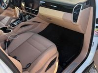 Second-hand Porsche Cayenne 462 CP (339 kW) 2022 Alb SUV