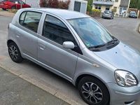 Gebraucht Toyota Yaris 87 PS (63 kW) 2004 Silber Kleinwagen