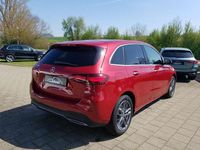 Gebraucht Mercedes E250 163 PS (119 kW) 2023 Manufaktur patagonienrot ... Limousine