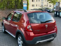 Gebraucht Dacia Sandero 68 PS (50 kW) 2010 Rot Limousine